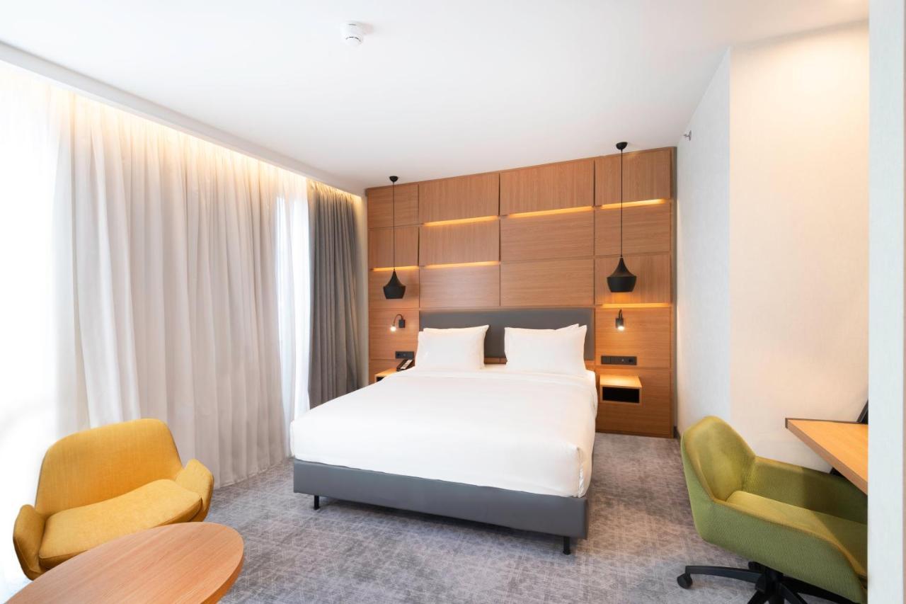 Holiday Inn Yerevan - Republic Square By Ihg Extérieur photo