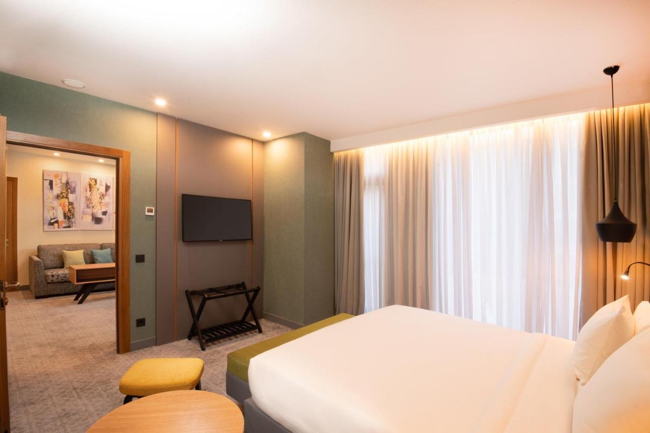 Holiday Inn Yerevan - Republic Square By Ihg Extérieur photo