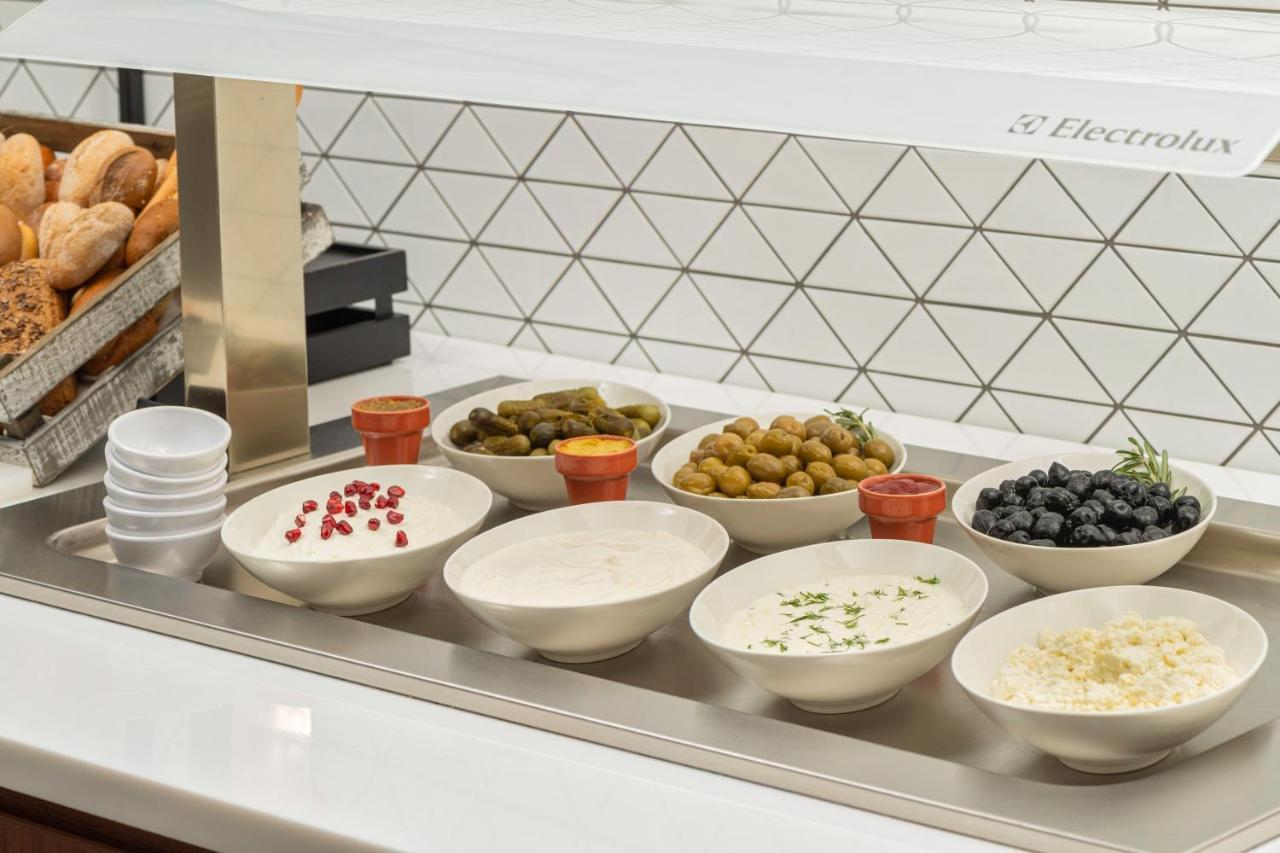 Holiday Inn Yerevan - Republic Square By Ihg Extérieur photo
