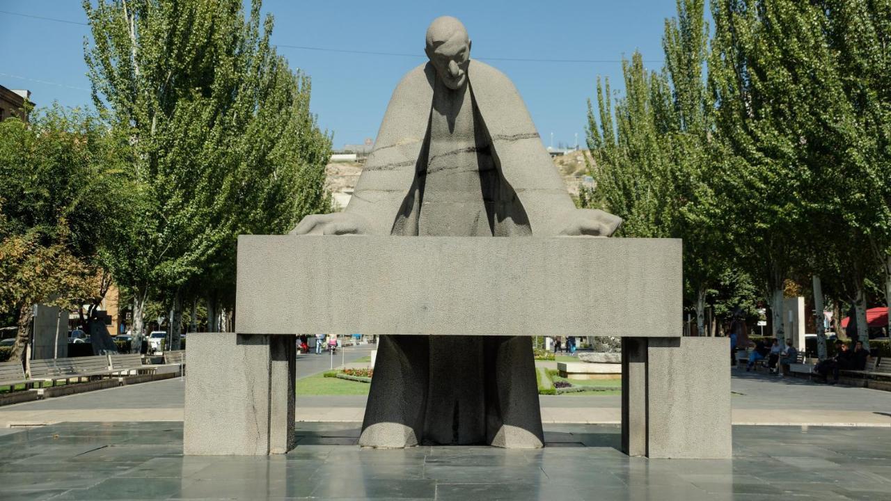 Holiday Inn Yerevan - Republic Square By Ihg Extérieur photo