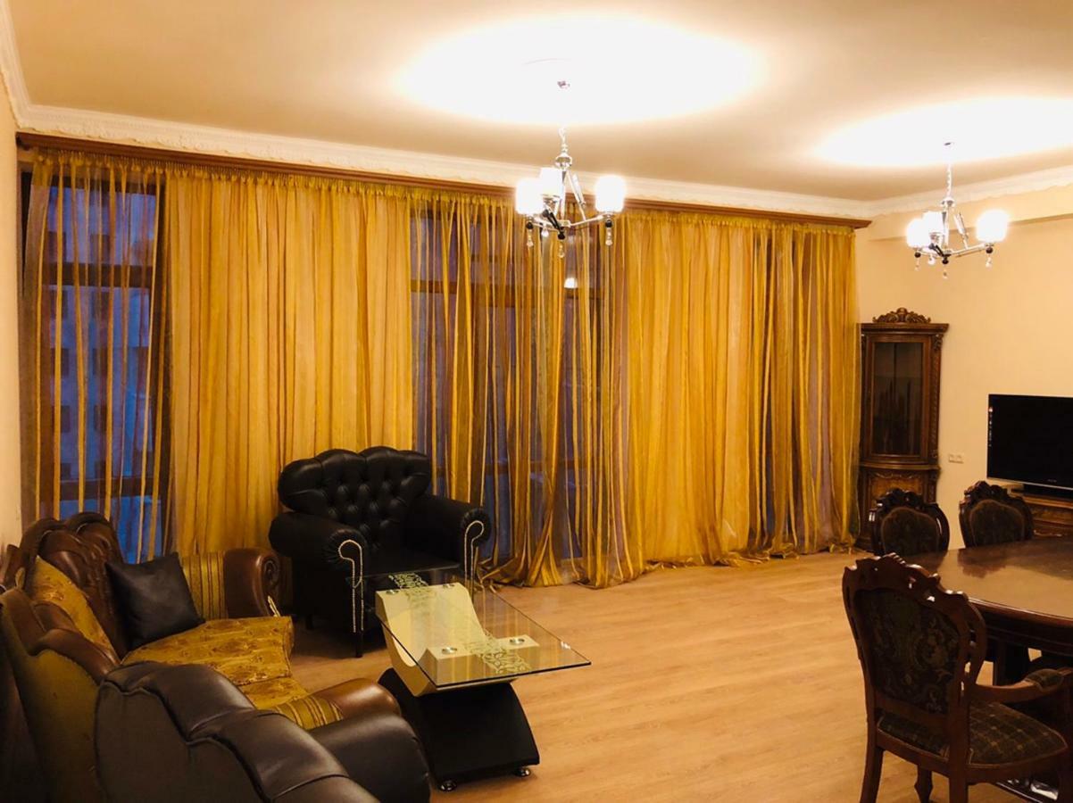Holiday Inn Yerevan - Republic Square By Ihg Extérieur photo
