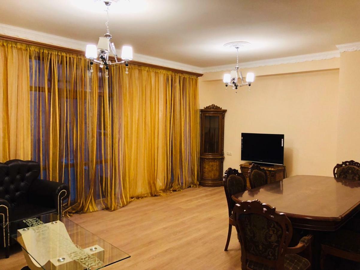 Holiday Inn Yerevan - Republic Square By Ihg Extérieur photo